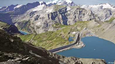 Das Pumpspeicherkraftwerk Linth-Limmern ist mit 33 GWh das größte der Schweiz. Der Muttsee (r.) ist der höchstgelegen Stausee Europas mit mehr als 10 Millionen Kubikmetern Volumen
