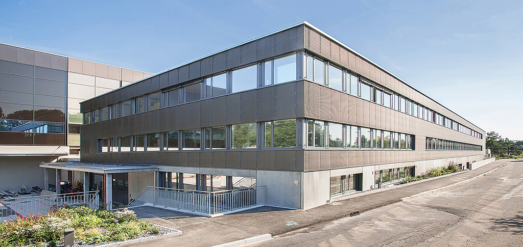 Vergrösserte Ansicht: Die Versuchsanstalt der VAW am Hönggerbergring 26 auf dem ETH-Campus Hönggerberg